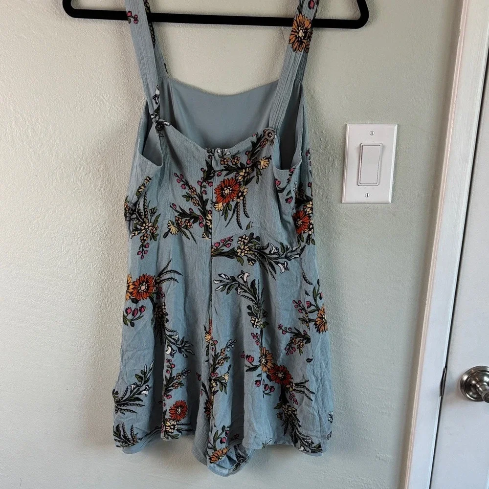 Urban Outfitters Kimchi Blue Light Blue Floral Romper 6 Coquette Twee Festival - Picture 5 of 6